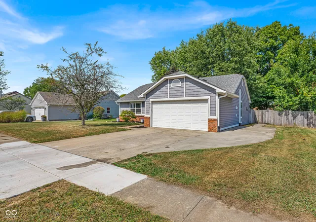 Homes for sale in Greenwood, IN | 974 Spring Meadow Dr, Greenwood, IN 46143 | MLS# 22101261