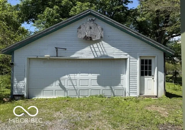 4th image of 708 N Main St, Linden, IN 47955 | MLS# 22101325