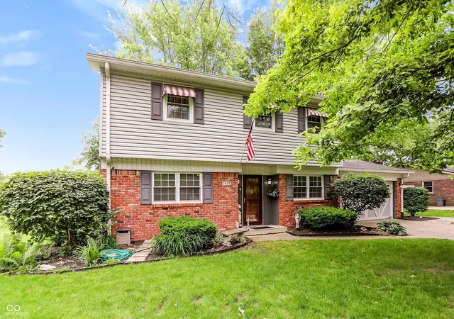 Photo 2 of Single family home for sale at 7633 Singleton St, Indianapolis, IN 46227 | MLS# 22101358 | Listing updated on 2026-10-06