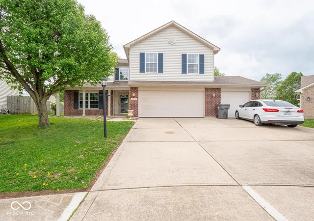 3rd image of 7611 Penguin Cir, Indianapolis, IN 46239 | MLS# 22101390