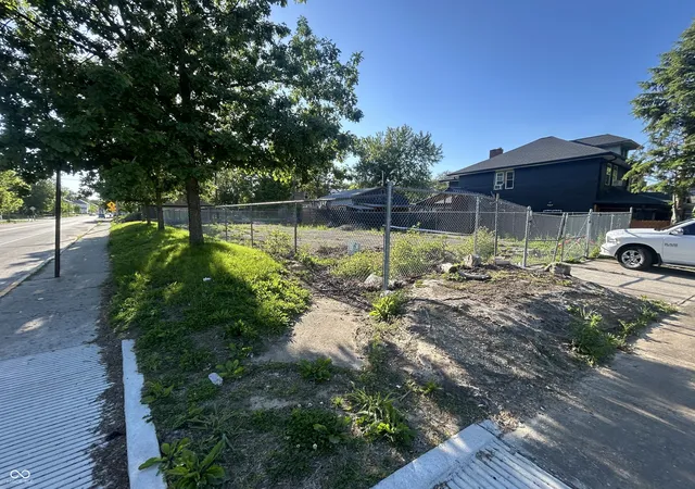 Photo 2 of Land for sale at 302 Jefferson Ave, Indianapolis, IN 46201 | MLS# 22101456 | Listing updated on 2026-05-13