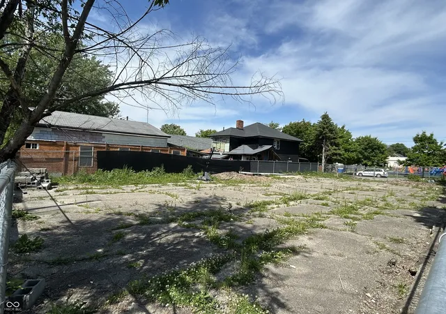 Photo 1 of Land for sale at 302 Jefferson Ave, Indianapolis, IN 46201 | MLS# 22101456 | Listing updated on 2026-05-13