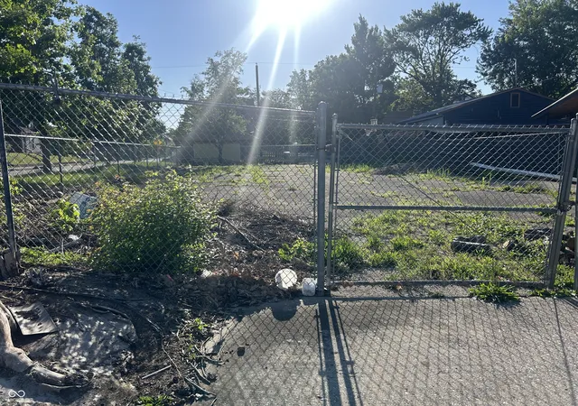 Photo 4 of Land for sale at 302 Jefferson Ave, Indianapolis, IN 46201 | MLS# 22101456 | Listing updated on 2026-05-13