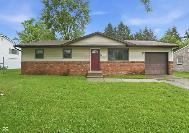 Homes for sale in Indianapolis, IN | 5434 Norcroft Dr, Indianapolis, IN 46221 | MLS# 22101477