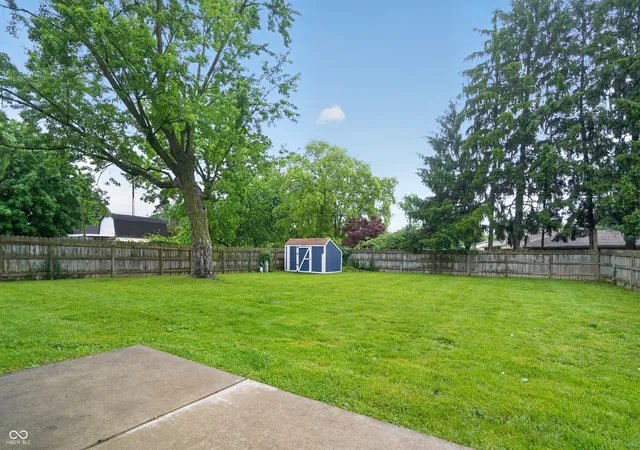 Homes for sale in Indianapolis, IN | 5434 Norcroft Dr, Indianapolis, IN 46221 | MLS# 22101477