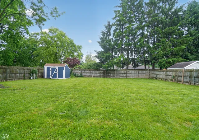 Homes for sale in Indianapolis, IN | 5434 Norcroft Dr, Indianapolis, IN 46221 | MLS# 22101477