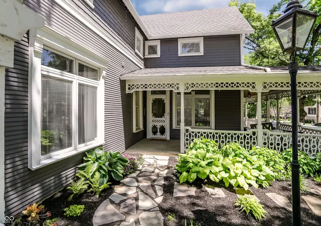 Homes for sale in Zionsville, IN | 420 W Pine St, Zionsville, IN 46077 | MLS# 22101499