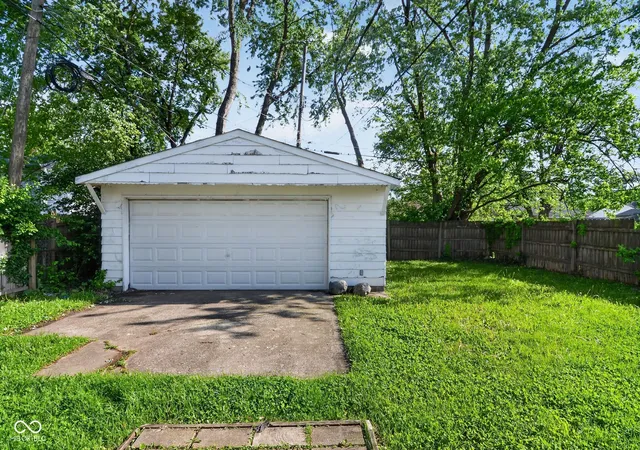 3rd image of 7383 E 53Rd St, Indianapolis, IN 46226 | MLS# 22101504