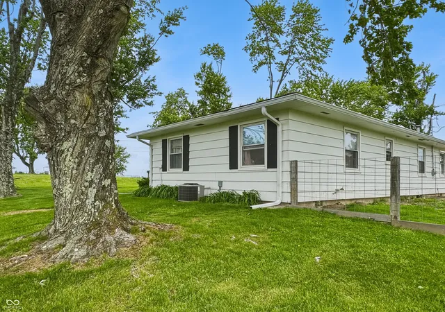 5th image of 6421 S State Road 59, Clay City, IN 47841 | MLS# 22101548