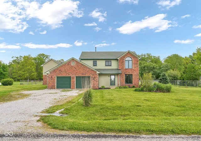Homes for sale in Coatesville, IN | 5593 S County Road 400 W, Coatesville, IN 46121 | MLS# 22101554
