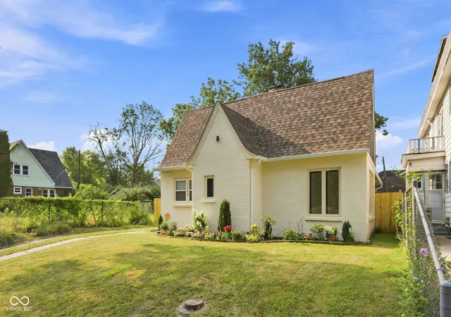 Photo 2 of Single family home for sale at 3309 Brookside Pkwy S Dr, Indianapolis, IN 46201 | MLS# 22101611 | Listing updated on 2026-09-15