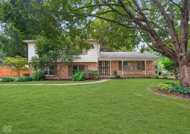Photo 1 of Sale Pending at 665 Holliday Ln, Indianapolis, IN 46260 | MLS# 22101624 | Listing updated on 2026-09-25