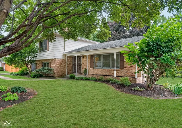 Photo 2 of Sale Pending at 665 Holliday Ln, Indianapolis, IN 46260 | MLS# 22101624 | Listing updated on 2026-09-25