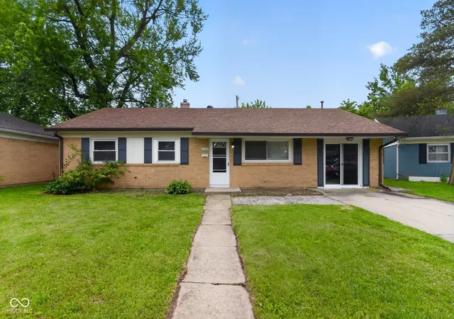 2nd image of 7229 E 34th Pl, Indianapolis, IN 46226 | MLS# 22101635
