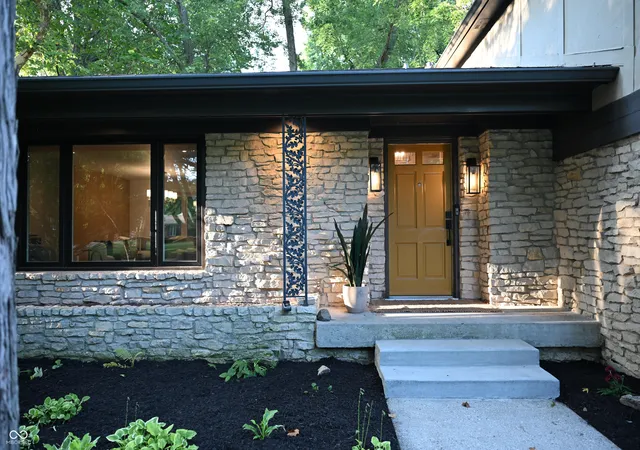 Photo 3 of Single family home for sale at 569 King Dr, Indianapolis, IN 46260 | MLS# 22101655 | Listing updated on 2026-10-07