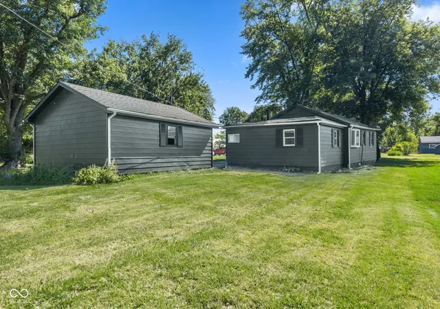 Homes for sale in Columbus, IN | 4986 Adkins St, Columbus, IN 47201 | MLS# 22101746