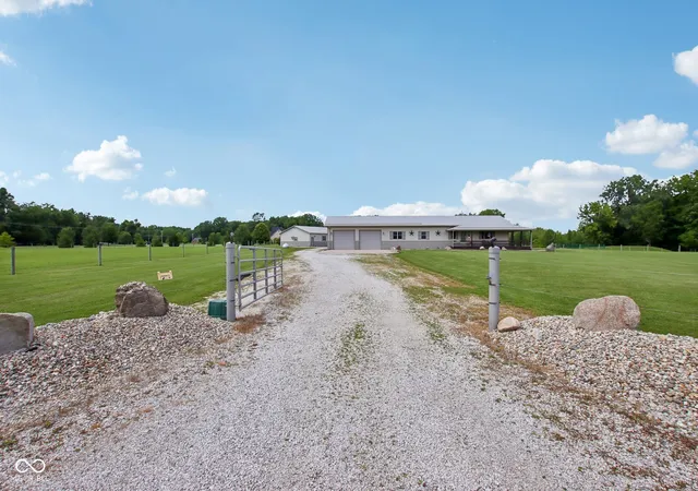 3rd image of 6070 E County Road 200 N, Avon, IN 46123 | MLS# 22101753