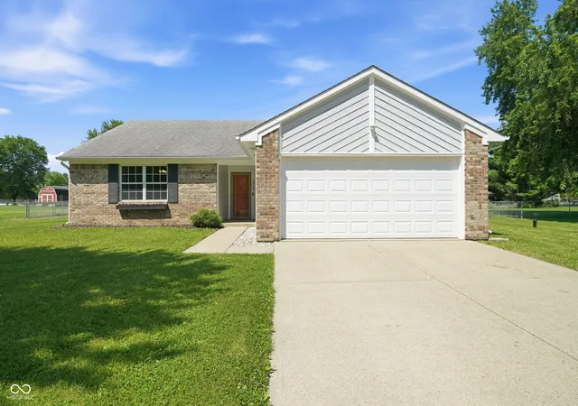 Homes for sale in Greenfield, IN | 2410 S Brandywine Ln, Greenfield, IN 46140 | MLS# 22101758