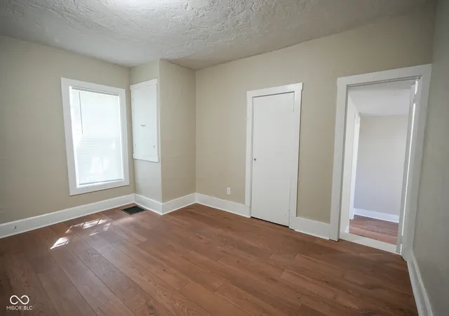 Photo 3 of Single family home for sale at 1807 E 18th Street, Anderson, IN 46016 | MLS# 22101769 | Listing updated on 2026-06-30