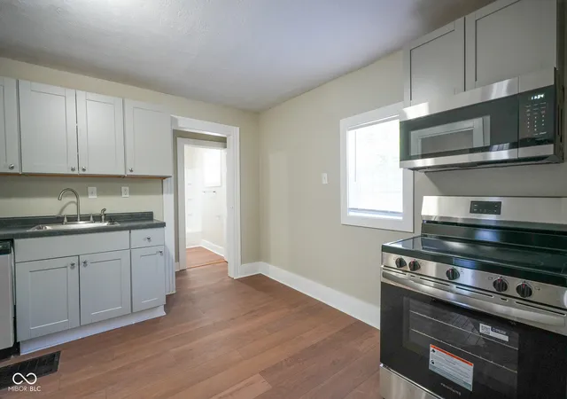 Photo 3 of Single family home for sale at 1807 E 18th Street, Anderson, IN 46016 | MLS# 22101769 | Listing updated on 2026-06-30