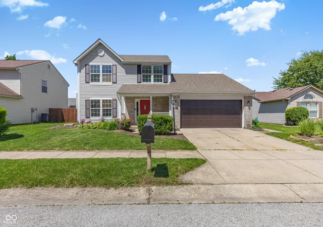 Homes for sale in Indianapolis, IN | 6420 Meadowfield Dr, Indianapolis, IN 46235 | MLS# 22101782