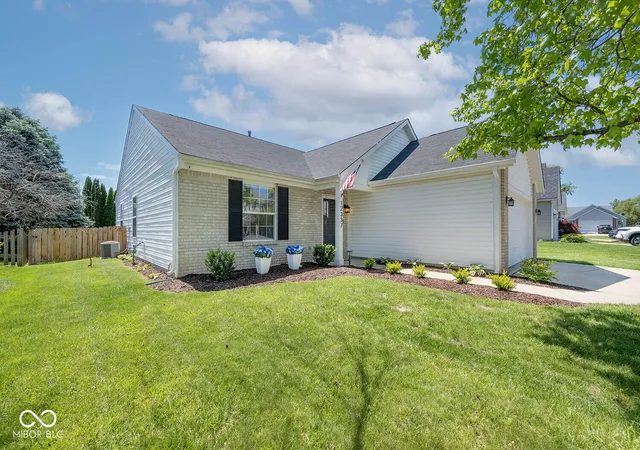 3rd image of 12337 River Valley Dr, Fishers, IN 46037 | MLS# 22101823