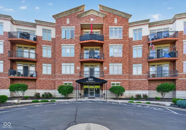3rd image of 20971 Shoreline Ct #215, Noblesville, IN 46062 | MLS# 22101843