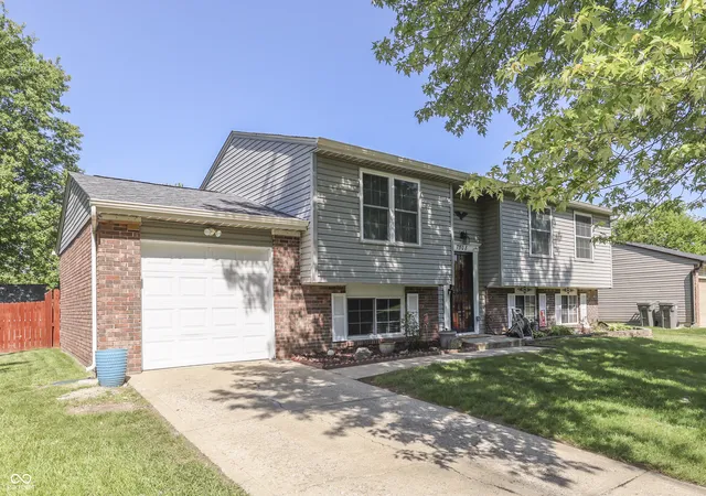 Homes for sale in Indianapolis, IN | 7508 Gordon Wy, Indianapolis, IN 46237 | MLS# 22101862