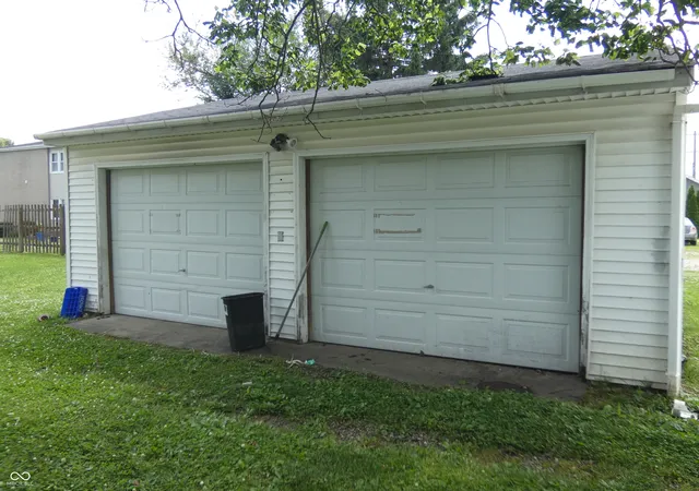 Homes for sale in Seymour, IN | 528 W 5Th St, Seymour, IN 47274 | MLS# 22101865