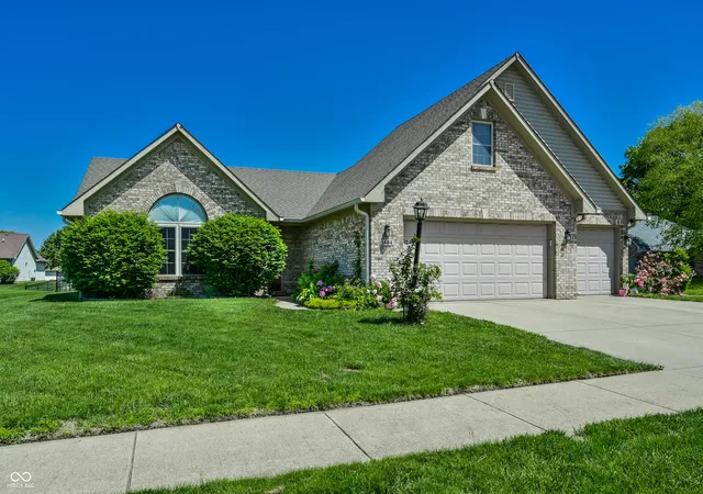 2nd image of 1404 Mahony Ct, Indianapolis, IN 46217 | MLS# 22101876