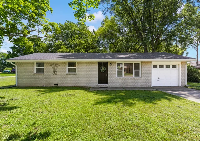 Homes for sale in Columbus, IN | 5961 N 200 W, Columbus, IN 47201 | MLS# 22101892
