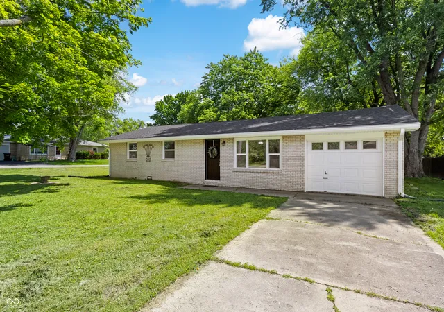 Homes for sale in Columbus, IN | 5961 N 200 W, Columbus, IN 47201 | MLS# 22101892
