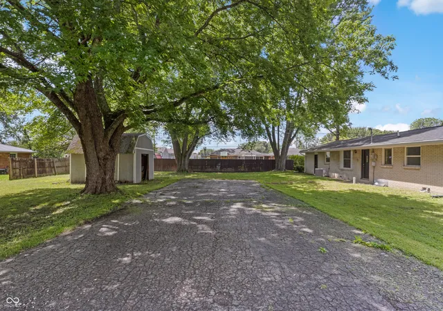 Homes for sale in Columbus, IN | 5961 N 200 W, Columbus, IN 47201 | MLS# 22101892