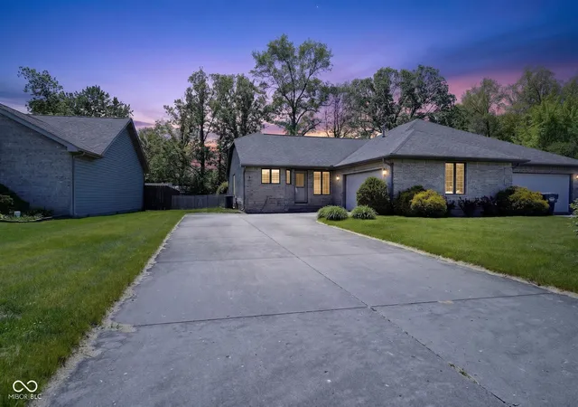 Photo 1 of Sale Pending at 8307 W Ashford Ln, Muncie, IN 47304 | MLS# 22101900 | Listing updated on 2026-09-15