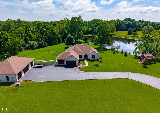 Homes for sale in Trafalgar, IN | 6861 S Nineveh Rd, Trafalgar, IN 46181 | MLS# 22101981