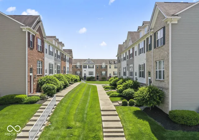 3rd image of 12726 Hannah Hill Rd, Fishers, IN 46037 | MLS# 22101986