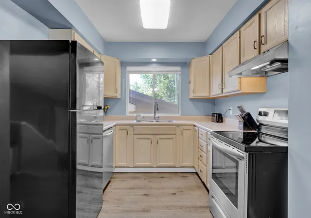 5th image of 3042 Fairlawn Dr, Columbus, IN 47203 | MLS# 22102006