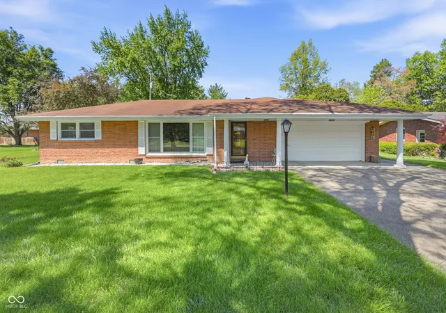 1st image of 705 Oxford Rd, Anderson, IN 46012 | MLS# 22102014