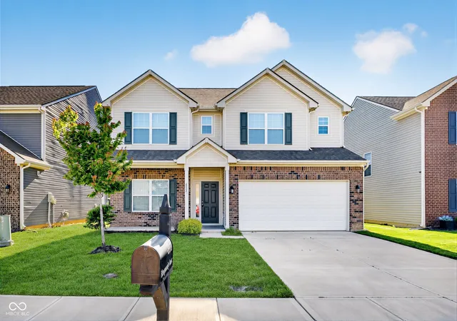 Photo 1 of Single family home for sale at 4553 Rhapsody Ln, Indianapolis, IN 46235 | MLS# 22102017 | Listing updated on 2026-06-19