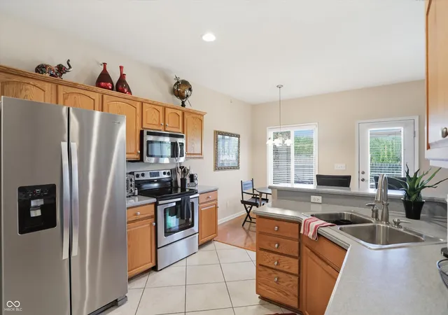 5th image of 921 Hildebrand Dr, Indianapolis, IN 46217 | MLS# 22102021