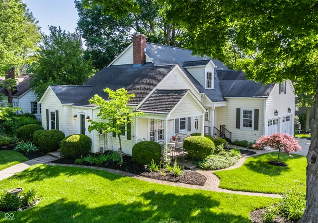 1st image of 385 S Sixth St, Zionsville, IN 46077 | MLS# 22102031