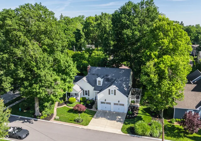 37th image of 385 S Sixth St, Zionsville, IN 46077 | MLS# 22102031