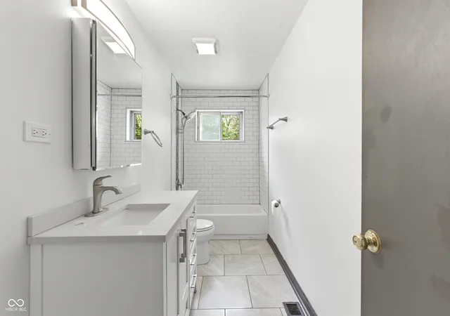 43rd image of 5023 Shelbyville Rd, Indianapolis, IN 46237 | MLS# 22102046