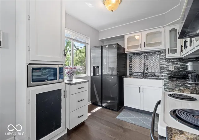 Photo 4 of Single family home for sale at 9115 E Washington St, Indianapolis, IN 46229 | MLS# 22102107 | Listing updated on 2026-09-14