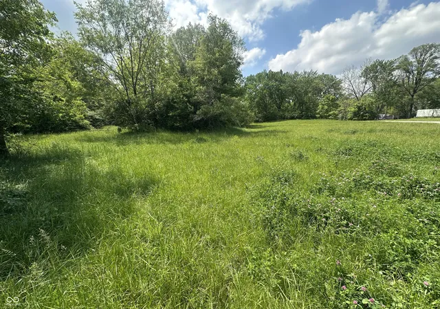 Photo 4 of Sale Pending at 3438 Guion Rd, Indianapolis, IN 46222 | MLS# 22102135 | Listing updated on 2026-08-21