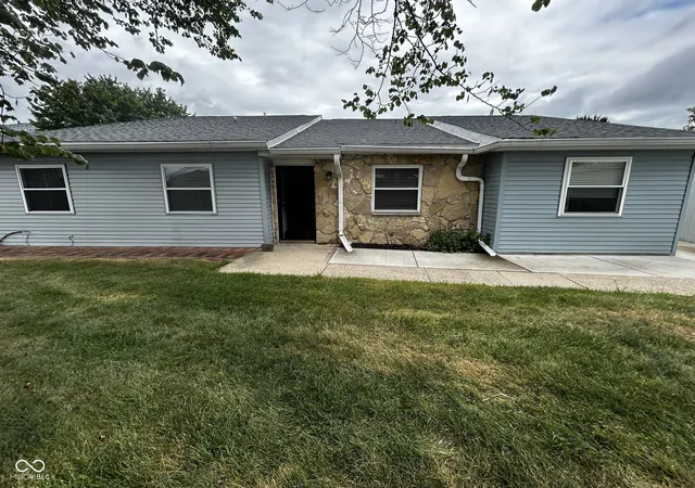 1st image of 2735 Prosperity Dr, Columbus, IN 47201 | MLS# 22102154