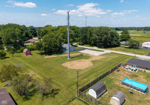 Photo 4 of Single family home for sale at 7237 E Buddy Ln, Camby, IN 46113 | MLS# 22102161 | Listing updated on 2026-09-05