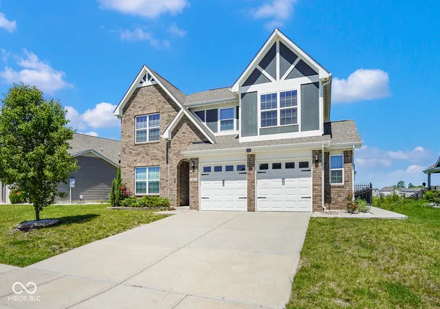 Homes for sale in Greenwood, IN | 992 Cherry Tree Ln, Greenwood, IN 46143 | MLS# 22102321