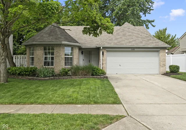Homes for sale in Fishers, IN | 7496 Wood Ct, Fishers, IN 46038 | MLS# 22102323