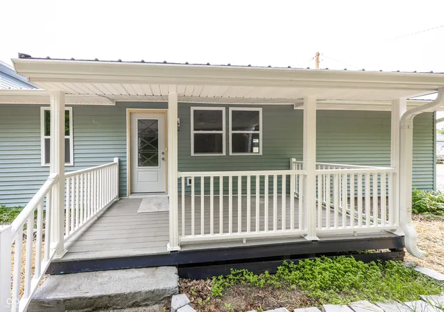Homes for sale in Knightstown, IN | 611 N Franklin St, Knightstown, IN 46148 | MLS# 22102326